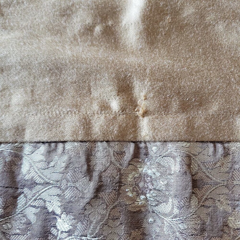Brown and Gold Tablecloth 60"x84" Oblong - small snag near border see - photo - Picture 4 of 6